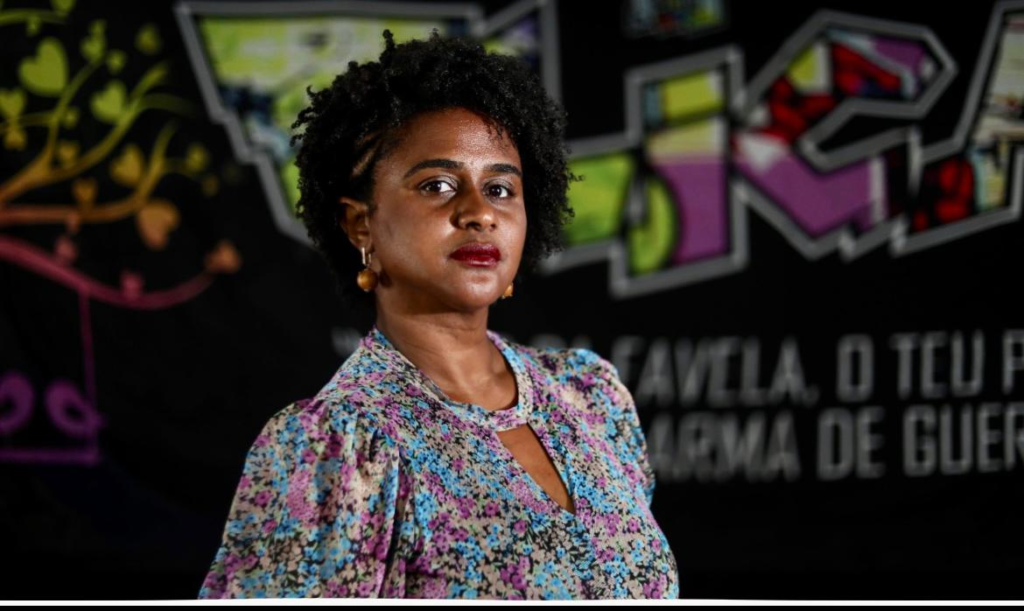 Professora se envolveu no programa com os estudantes