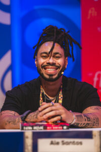 Ale Santos critica a falta de espaço para escritores negros brasileiros na ficção e na fantasia