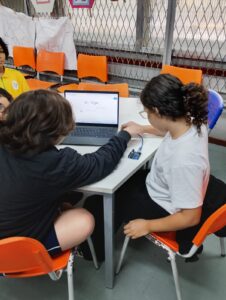 Robótica ajuda estudantes a monitorar horta escolar e aprender sobre o uso consciente da água no GET CIEP Tancredo Neves