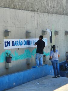 E.M. Barão do Rio Branco transforma tampinhas recicladas em arte com o Programa Esse Rio é Meu