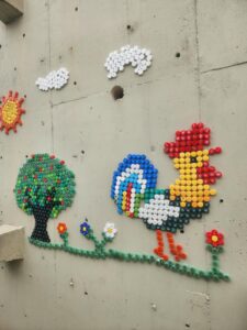 E.M. Barão do Rio Branco transforma tampinhas recicladas em arte com o Programa Esse Rio é Meu